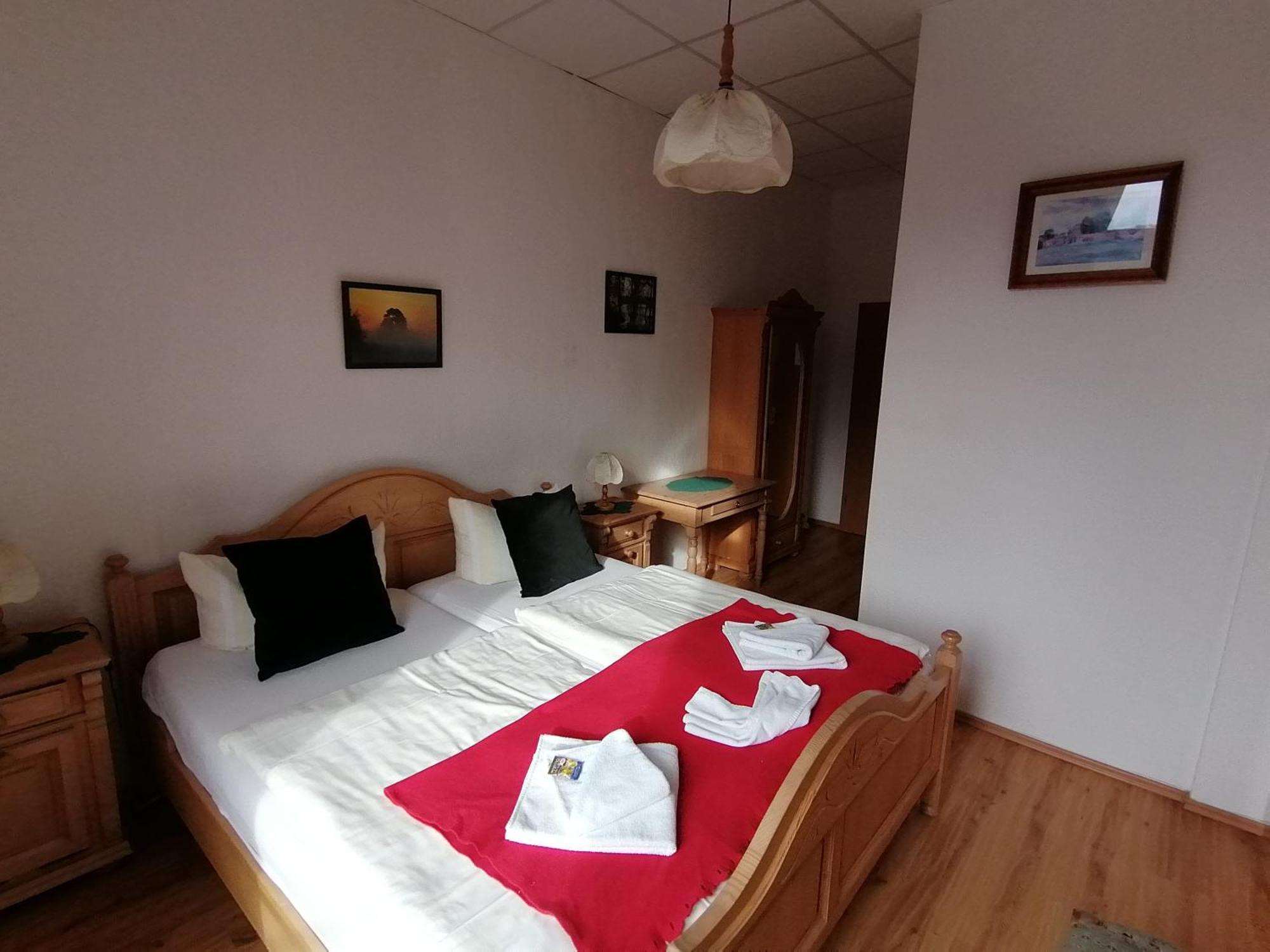 Landhotel Storchenkrug Ruhstadt Екстер'єр фото